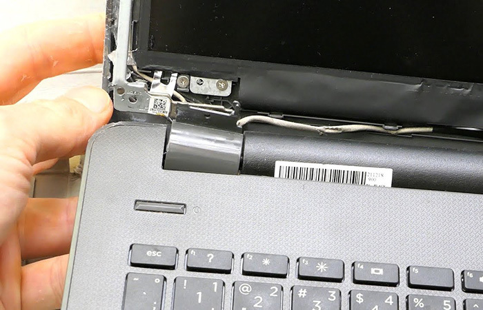 Laptop Menteşe Tamiri